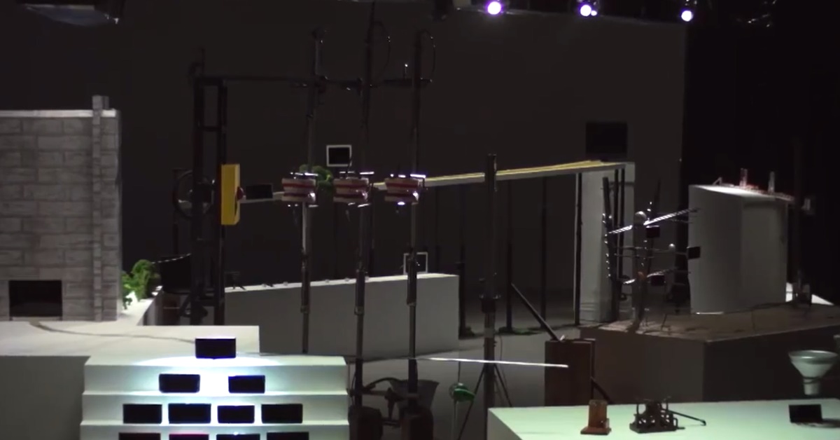 超強動畫骨牌秀，讓角色在現實全部動起來！ 動畫、骨牌、創意、有趣、Docomo