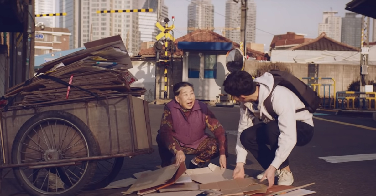 小小的良善、互相的友誼，看似微不足道的小事都造就今日！ 友情、幫助他人、善良、友誼