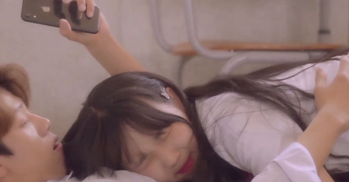 一段青春的曖昧總是伴著鬥嘴 難以啟齒開口告白 曖昧、青春高中生、snow