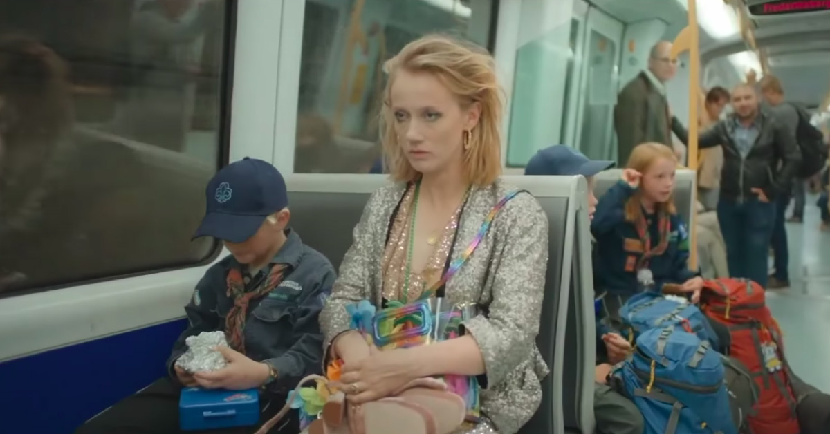 「好想下車！！」搭捷運遇到什麼崩潰狀況讓你最想下車？ 這個地鐵廣告太狂了！ 搭捷運、 可怕狀況、 只想下車