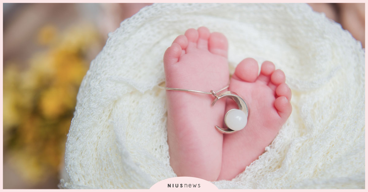 用母乳飾品當寶寶的第一個禮物！「過期」母乳的4大用途 親子妞、母乳、用途、飾品、洗澡、寶寶、嬰兒、媽媽、澆花、乳液