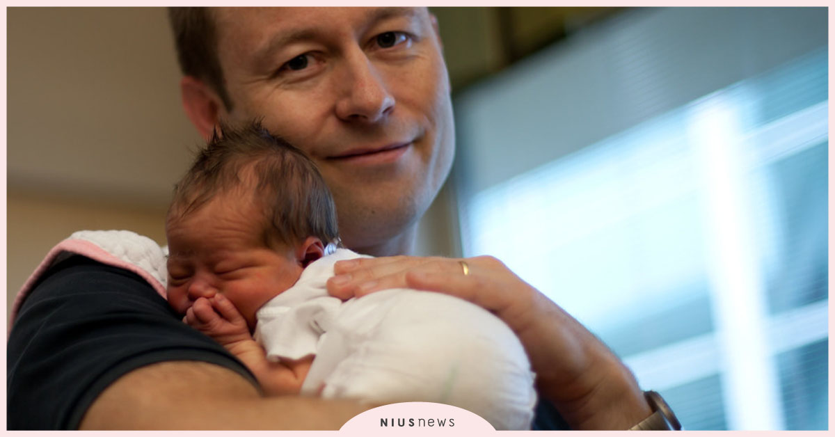 拍嗝總算可以交給爸爸了吧？男人在「親餵」時可以參與的7件事 親子妞、爸爸、父親、親餵、幫忙