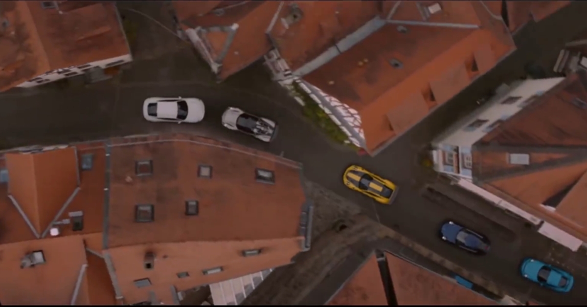 一群保時捷所展開的飛車追逐，精彩刺激讓人熱血沸騰 德國、Porsche、電動車、搞笑