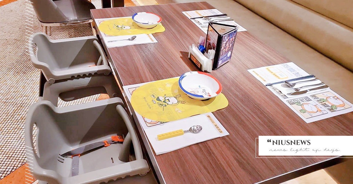 小孩坐一邊、大人坐一邊？有小小孩來訪，餐廳可能沒注意的4個NG小細節 親子妞、嬰幼兒、兒童椅、設計、餐廳、親子餐廳、NG、媽媽、餵食、服務業、細節、大家來找碴、細心