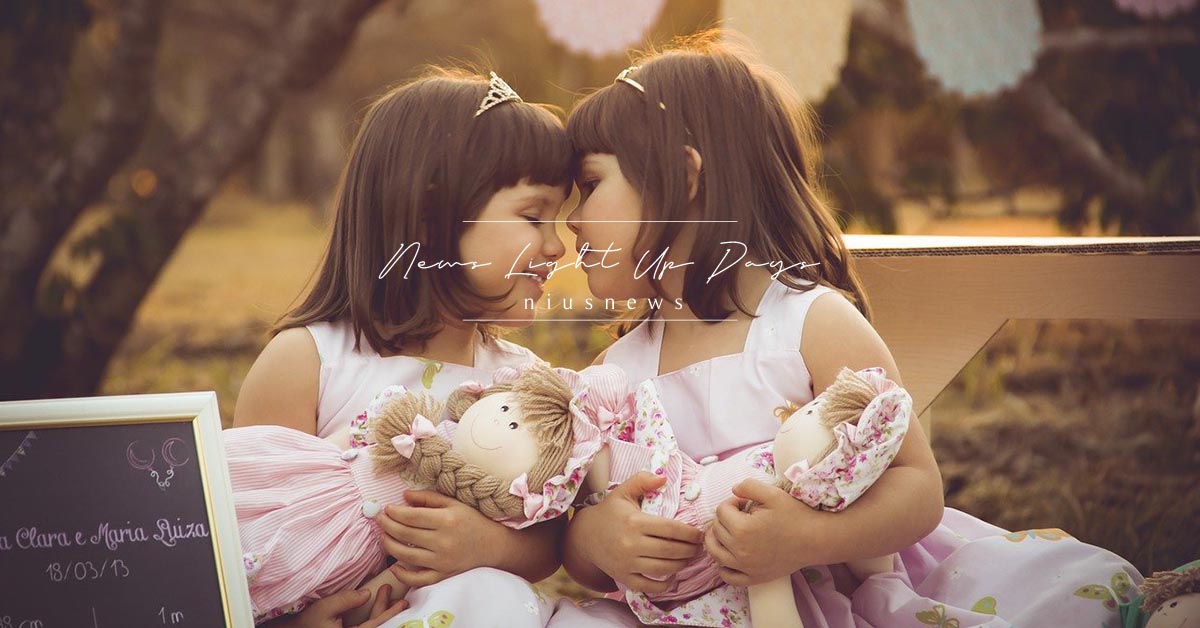 比較顯眼、方便數人頭！《六千金在我家》巴斯比夫婦揭秘：「為什麼幫五胞胎穿一樣？」 親子妞、雙胞胎、多胞胎、衣服、穿搭、一樣、相同、趣事、好玩、個性、獨立