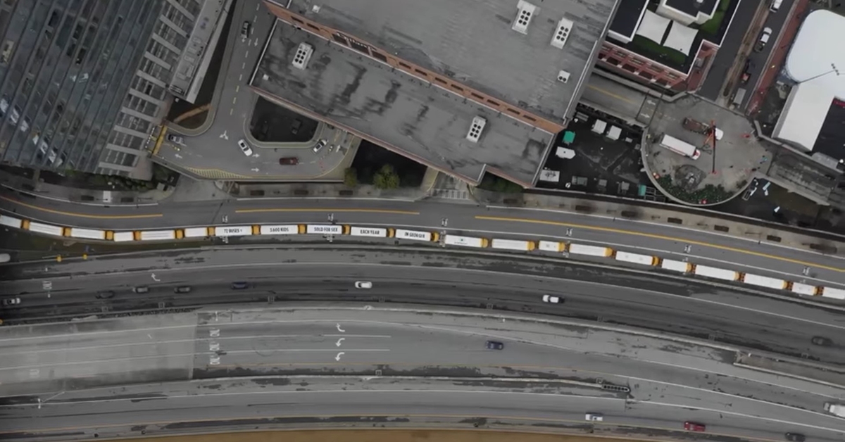 一年3600名小孩被校車載去進行人口販賣、從事性交易！ 美國、 人口販賣、 性交易、 犯罪