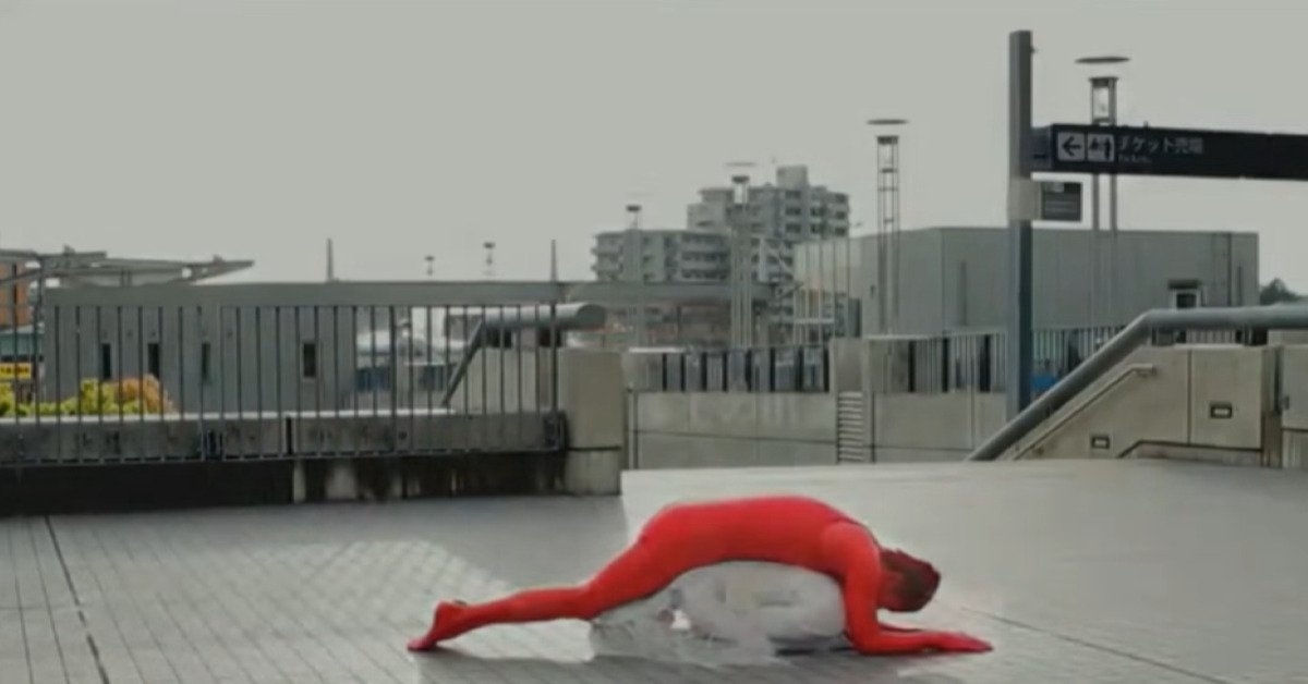 人體疊疊樂變成鮪魚壽司？不愧是銀之盤   日本、銀之盤、壽司、搞笑