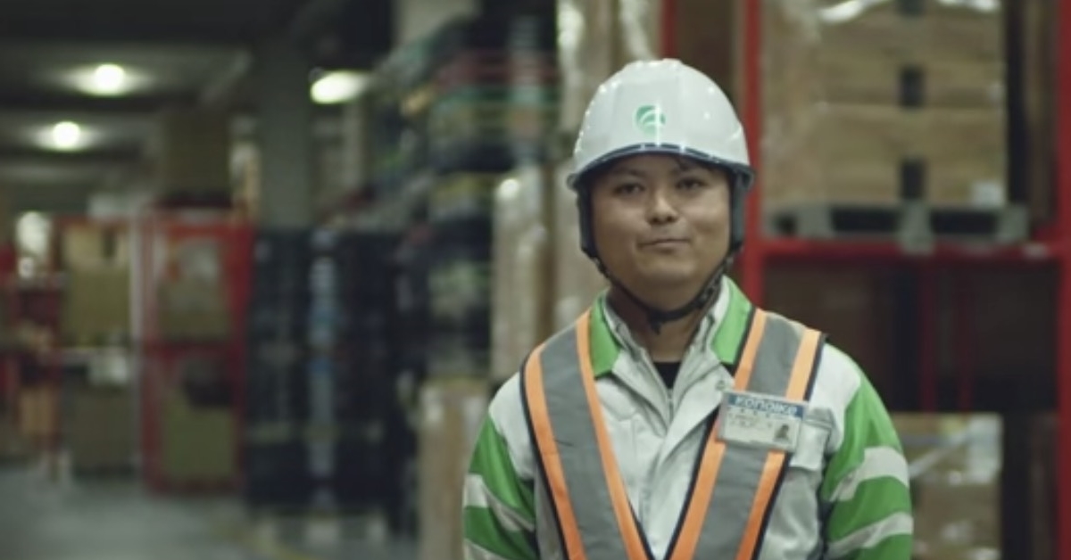 撐起日本的偉大英雄！向辛苦的卡車司機道謝 日本、卡車司機、外套、感動