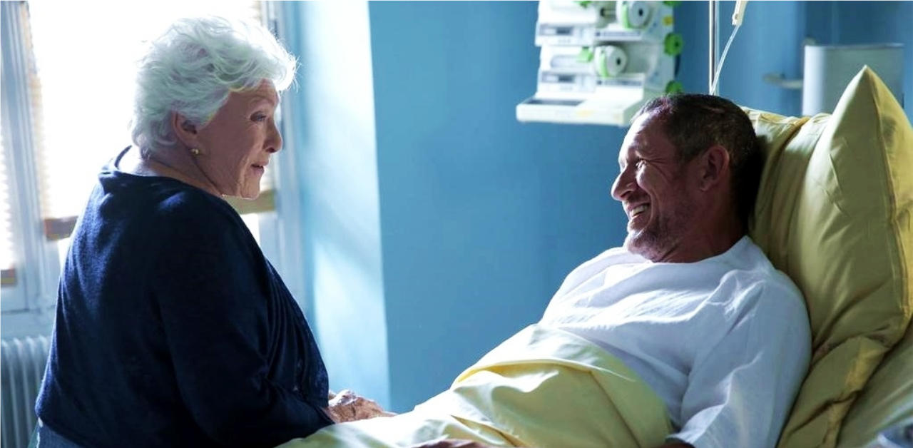 丹尼伯恩扮設計師《三小一家人》得獎家具藏笑哽 丹尼伯恩、三小一家人、