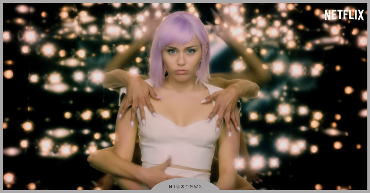 黑鏡第五季6／5今日正式上線！理科夫妻秒變腦粉～啟動全球首次黑鏡燒爆腦體驗 黑鏡、Netflix、理科太太