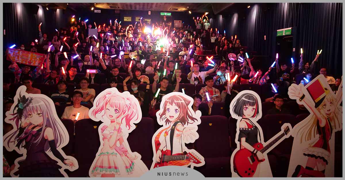 《BanG Dream! FILM LIVE》映前打 CALL 特映場 炎炎烈日不滅邦邦粉熱情 打 CALL 打到手痠仍熱力應援！ 二次元女子樂團、劇場版、邦邦粉、周邊、動漫