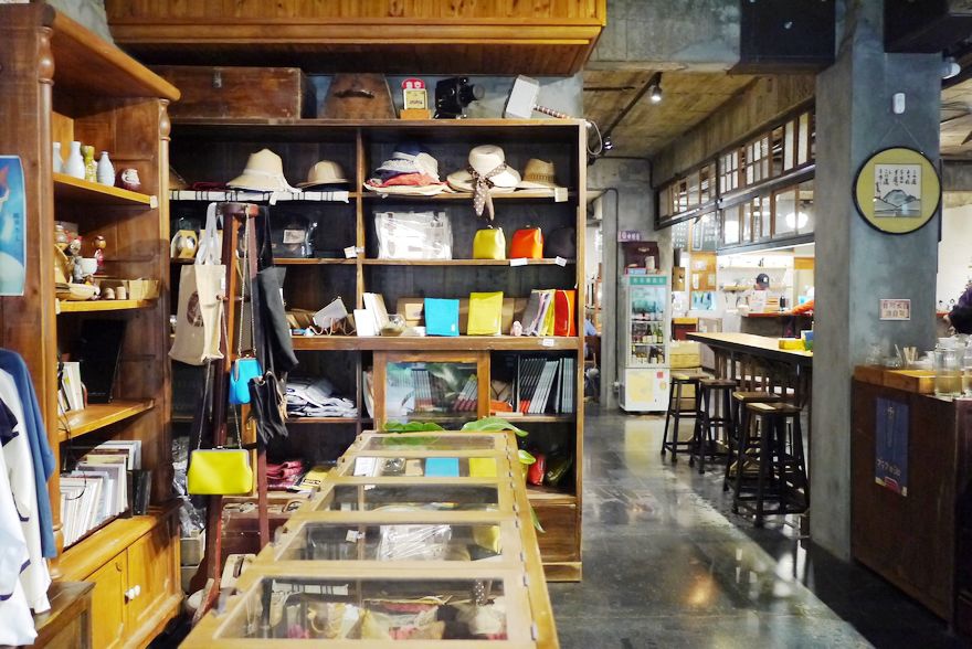 【台北】台灣特有種的態度與熱情！帶你走入魏德聖經典電影的咖啡館！ 魏德聖，電影咖啡館，特有種商行，咖啡廳，電影道具，忠孝新生