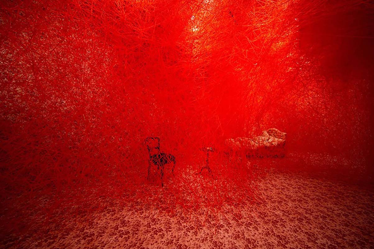 以為來到恐怖電影場景？GUCCI帶你看結合科技的時尚藝術 GUCCI，藝術房間，鹽田千春，時尚，4間房