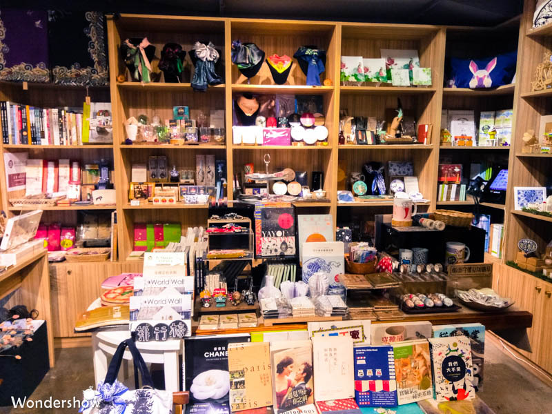 【台北】與美食相伴的藝文角落，巷弄中的小秘境─貳樓書店 台北，貳樓餐廳，貳樓書店，文創選物，藝文空間，師大，書店