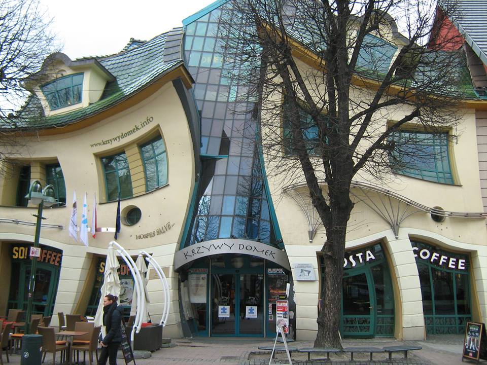 宛如愛麗絲夢遊仙境中的房子 – 波蘭的哈哈屋 建築，哈哈屋，波蘭，索波特鎮，童話，曲形建築