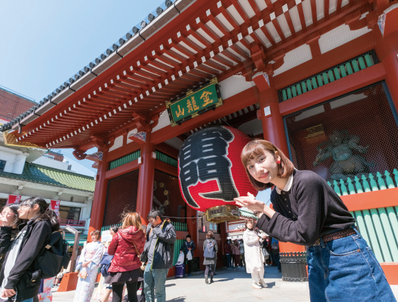 老街氣氛濃厚的觀光地區到新的人氣景點，花上半天在淺草散個步！ 老街、淺草